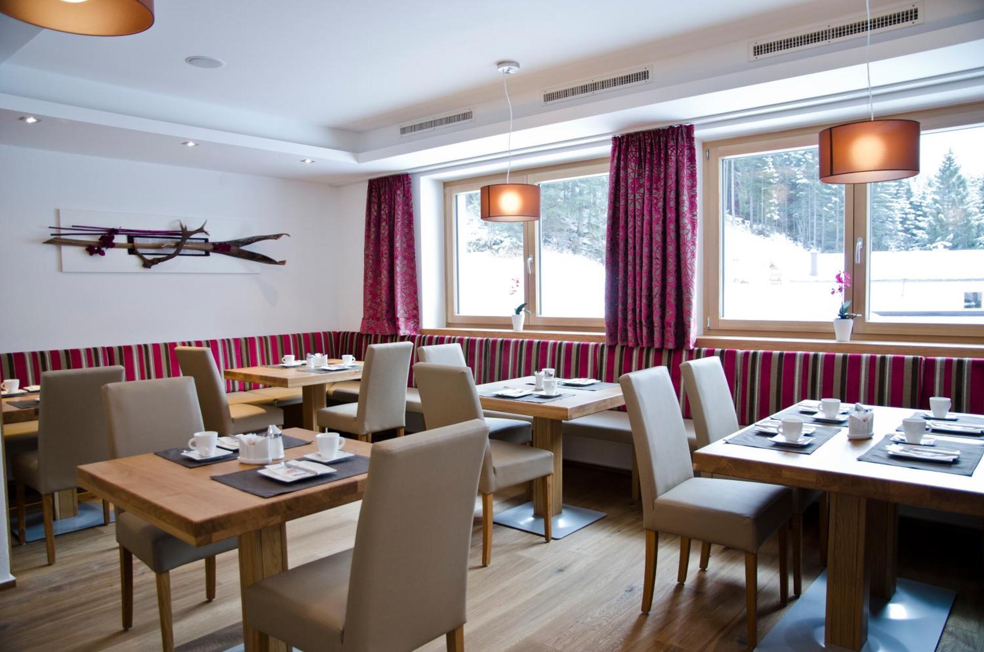Hotel Garni Alpenland Ischgl Exteriör bild