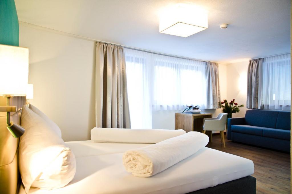 Hotel Garni Alpenland Ischgl Rum bild