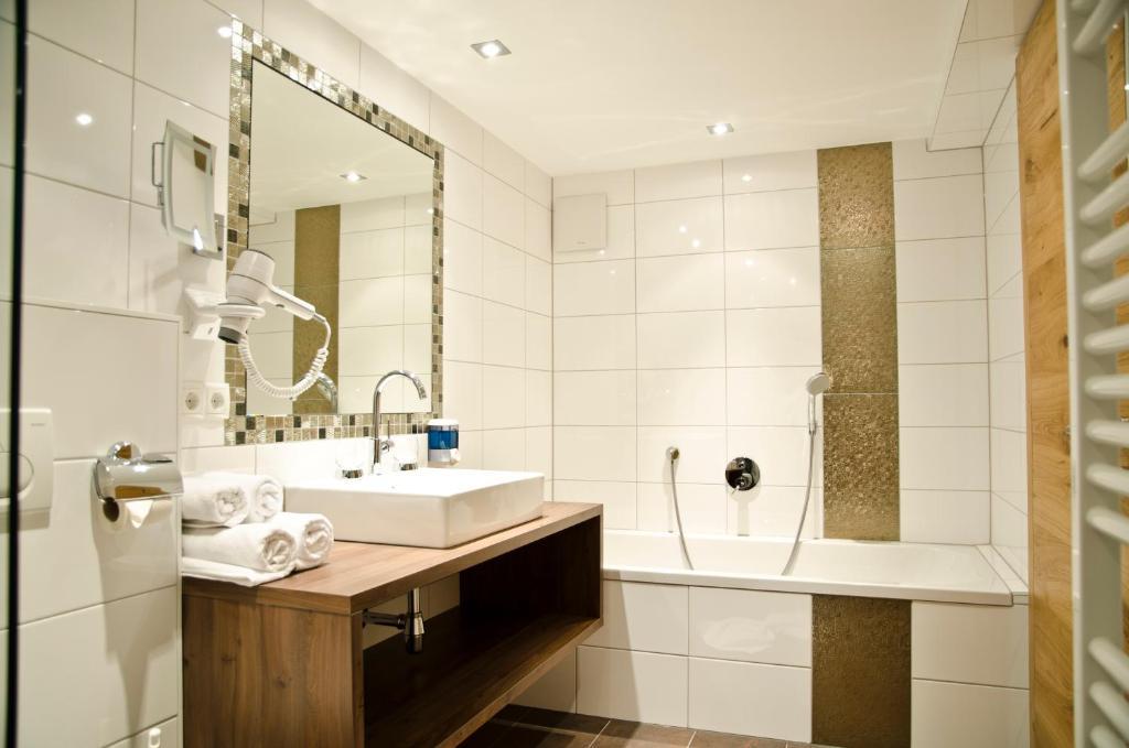 Hotel Garni Alpenland Ischgl Rum bild